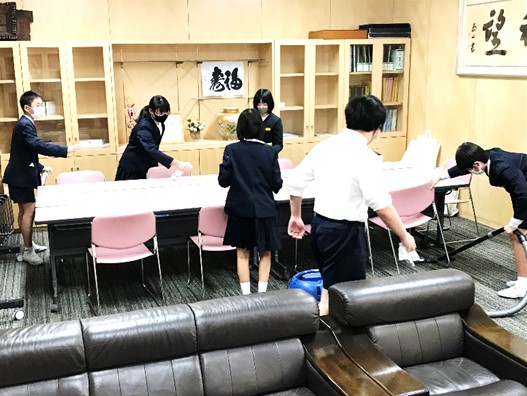 3月8日