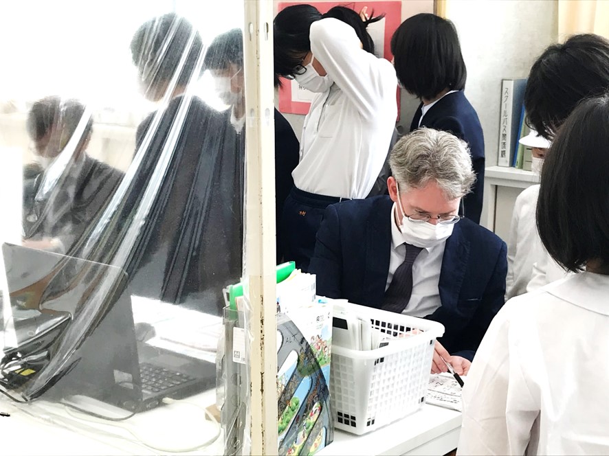 4月28日