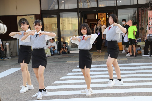 ダンス披露