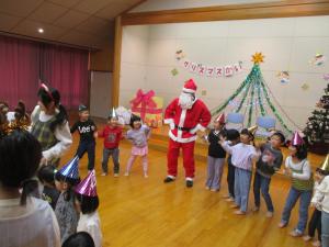 サンタさんとダンスを踊った写真