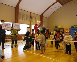 〇✖クイズの画像