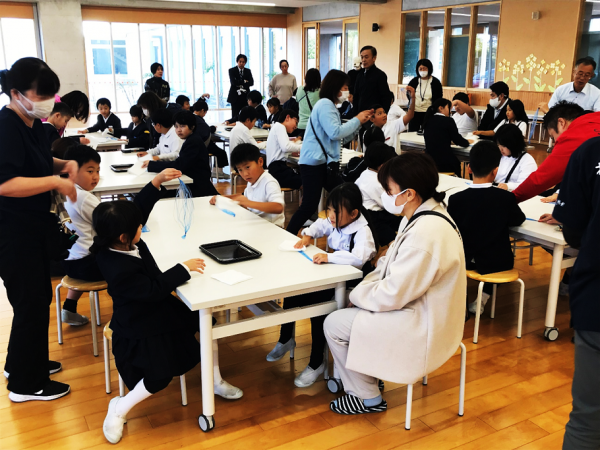 静電気実験の写真