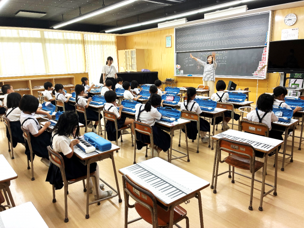 鍵盤ハーモニカ